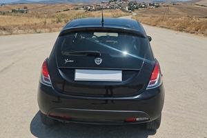 lancia ypslon