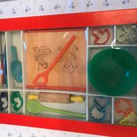 Set giocattolo per fare i biscotti anni 60