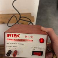 Alimentatore stabilizzato 13,8V DC