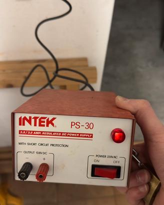 Alimentatore stabilizzato 13,8V DC - 220v