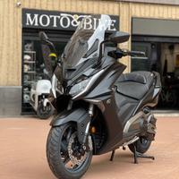 Kymco AK550
