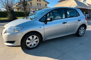Toyota Auris 5p 1.4 Sol UNICO-PR 96.000 KM
