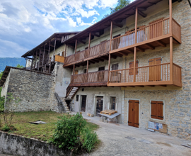Rustico semi-ristrutturato, Fastro (VI)