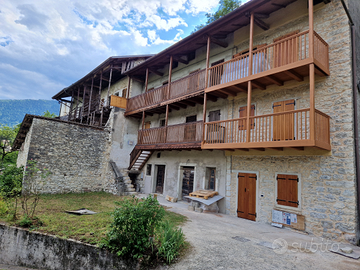 Rustico semi-ristrutturato, Fastro (VI)