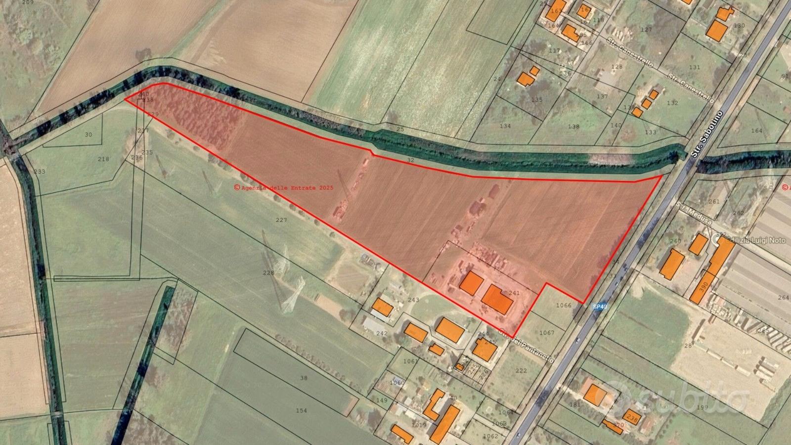 Terreno agricolo 3,2 HA con capannone 700 mq - Altro
