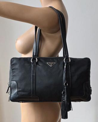 Originale PRADA, borsa vacchetta e re-nylon nera