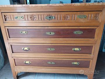 Cassettiera con specchio