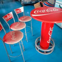 Tavolo e sgabelli Coca Cola 