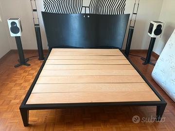 Letto matrimoniale in legno marca HORM