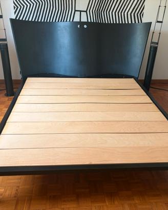 Letto matrimoniale in legno marca HORM