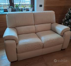 Divano in pelle con n. 2 posti