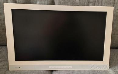 TV IKEA Uppleva 32” con supporto a muro