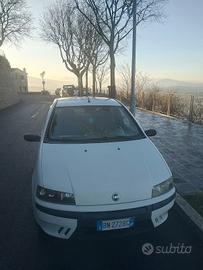 Auto Fiat Punto