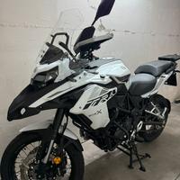 Benelli trk 502x