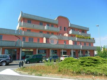 2 LOCALI A STRADELLA