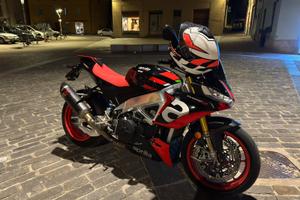 Aprilia Tuono V4 FACTORY Akrapovic accessoriata