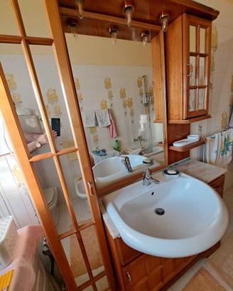 Set completo mobili da bagno in legno con lavabo