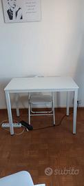 Tavolini/scrivanie e sedie