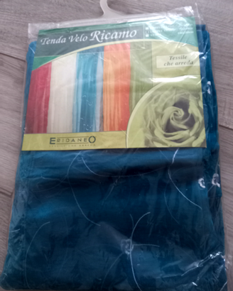 Copia tende in poliestere con ricamo