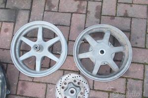 Burgman 125 150 06 : forcella cerchio pinza pompa