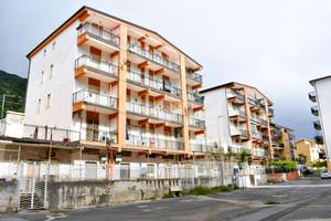 3 LOCALI A FALCONARA ALBANESE