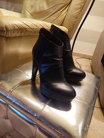 STIVALETTI / TRONCHETTI IN PELLE numero 39