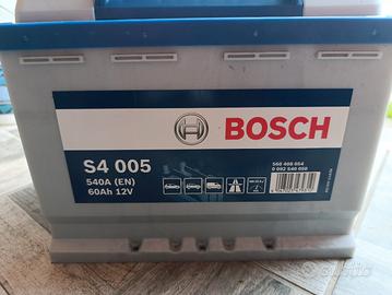 Batteria auto Bosch 60Ah Modello: S4 005