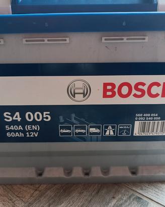 Batteria auto Bosch 60Ah Modello: S4 005