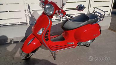 Vespa Sport 300 GTS 
