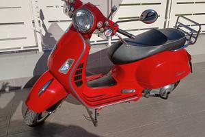 Vespa Sport 300 GTS 