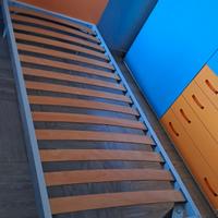 Letti singoli con rete e materassi