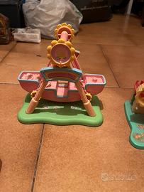 Ruota panoramica, altalena, nave e parco Hamtaro