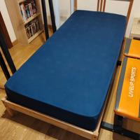 Letto in legno e materasso nuovo 