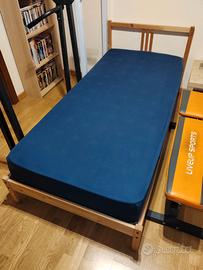 Letto in legno e materasso nuovo 