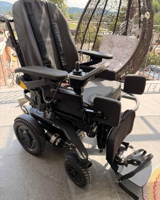 Disponibile : Invacare AVIVA RX40 , nuova e in gar