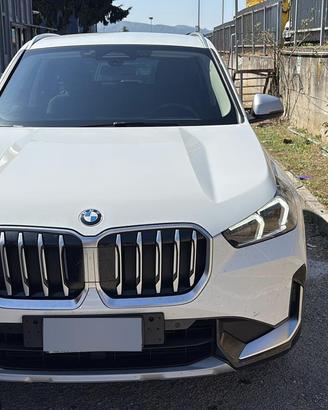 BMW X1 (U11) sDrive 18d 2023 bianca