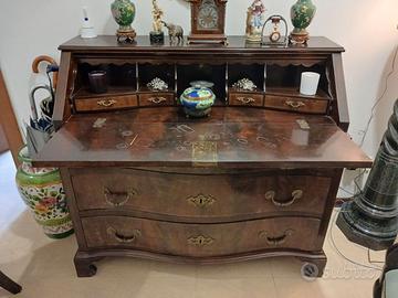 MOBILI D'ANTIQUARIATO: RIBALTA, TAVOLINO, SEDIE...