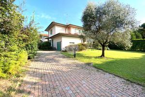 VILLA SINGOLA A PALAZZOLO SULL'OGLIO