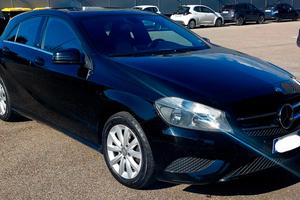 Mercedes 180D blueE. Executive +sedili sportivi