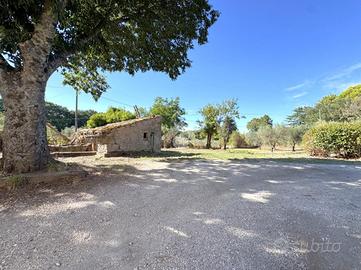 PORZIONE DI TRIFAMILIARE A VITERBO