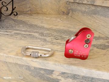 moschettone e anti caduta per arrampicata 