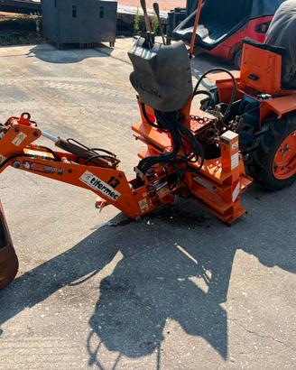 A303 - Retro escavatore per trattore piccolo