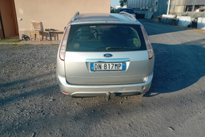 Ford focus con gancio traino