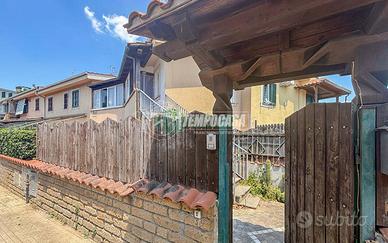 APPARTAMENTO CON ENTRATA INDIPENDENTE IN VIA MONTE