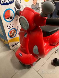 Vespa primavera rossa cavalcabile Chicco