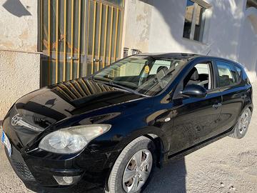 Hyundai i30 1.4 16V 109CV 5 porte