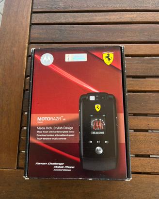 Telefono Motorola Ferrari