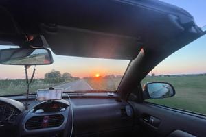 Opel tigra nera decappottabile