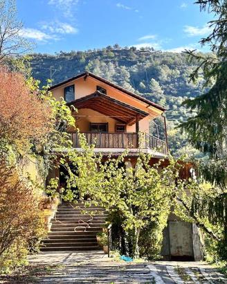 Villa di 658 m² con più di 5 locali e box auto dop