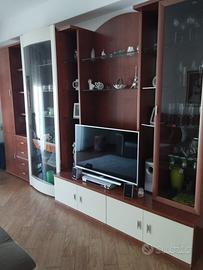 Parete, divano e tappeto